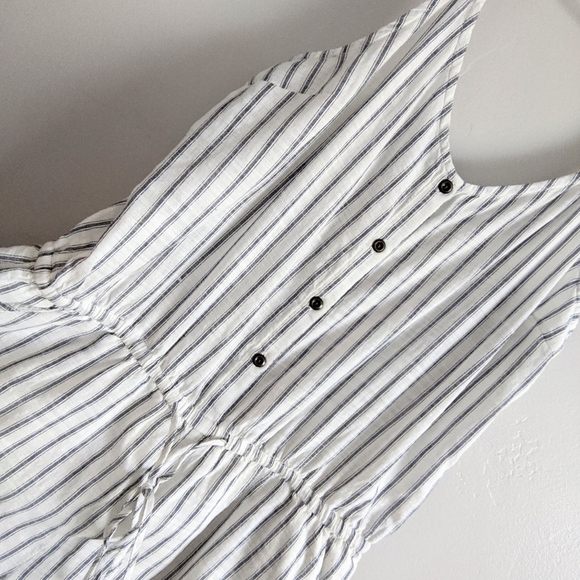 FINAL SALE!🆕🌿OLD NAVY STRIPED ROMPER🌿 - Picture 9 of 10